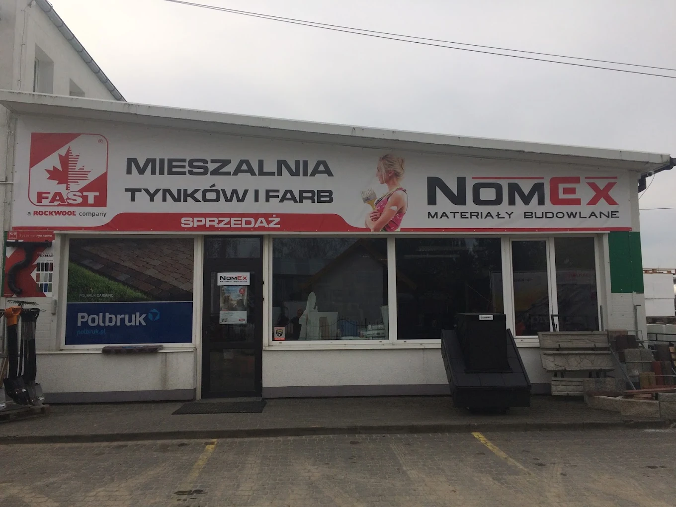 Siedziba i skład materiałów budowlanych Nomex MB w Pasłęku